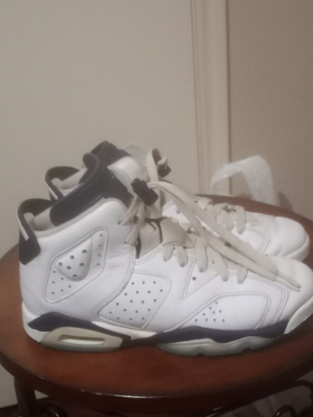 Nike Jordan 6 Retro Shoes Boys Size 5Y White Basketball Sneakers 384665-141